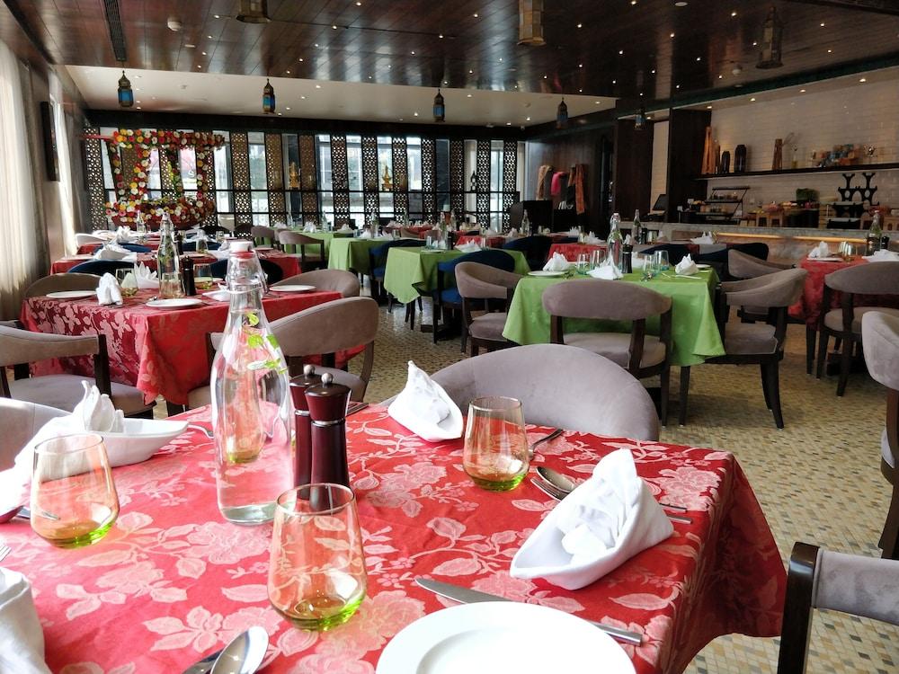 Radisson Lucknow City Center Eksteriør billede